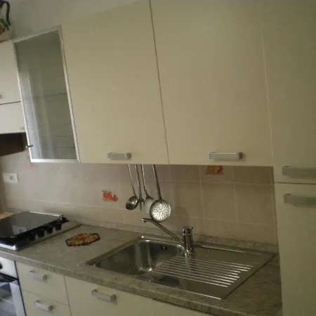Apartman Geraeumige Levanto
